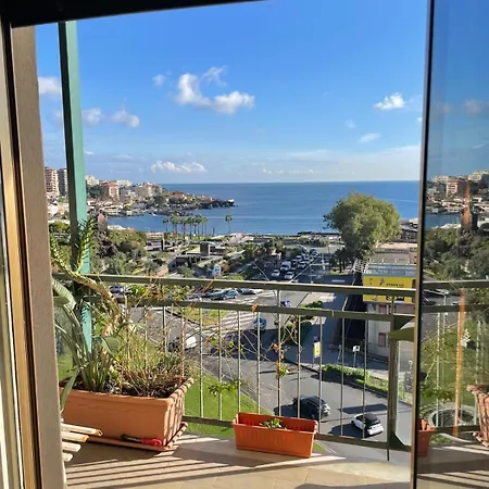 Piazza Europa Exclusive Sea View דירה