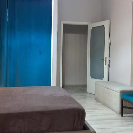 Piazza Europa Exclusive Sea View דירה
